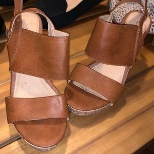 Super cute wedges with straps